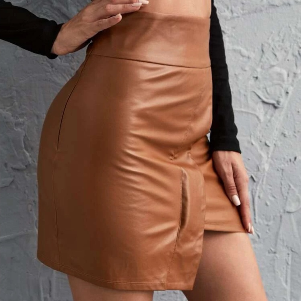Asymmetrical vegan leather mini Skirt - Carmel - Picture 4 of 6